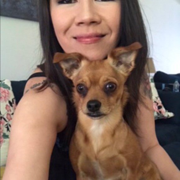 Meet Your Posher, Michelle 💖🦋☀️ - Picture 5 of 7